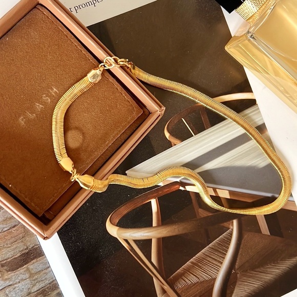 Gold Snake Choker Necklace, EMERGENCY SALE: PRICE FIRM - Picture 4 of 13